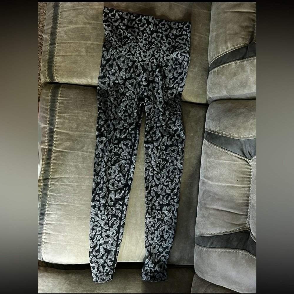 Leopard print leggings